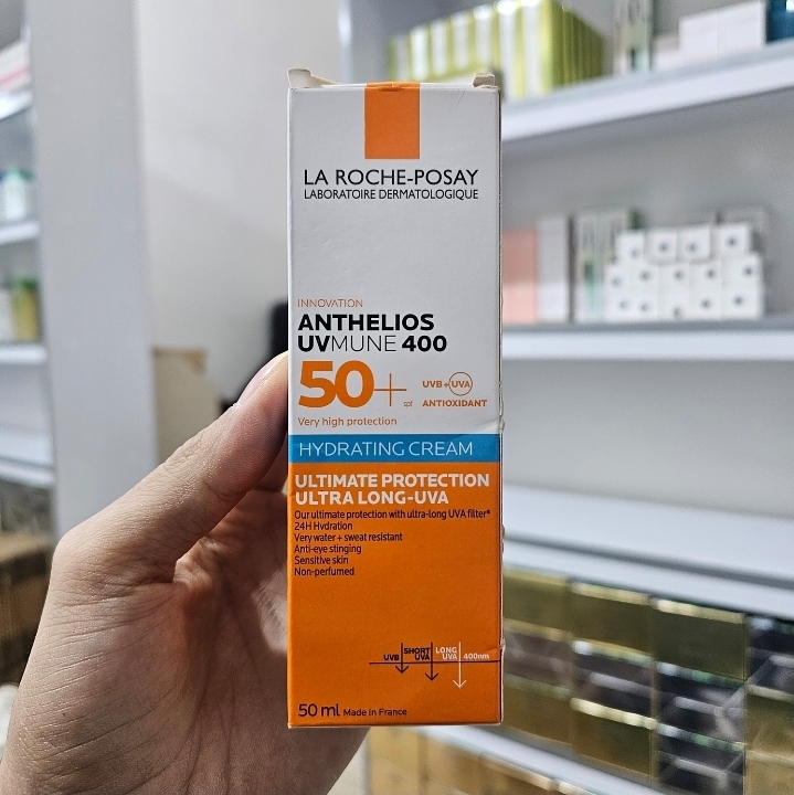 ضد آفتاب پوست خشک بی رنگ SPF50 لاروش پوزای